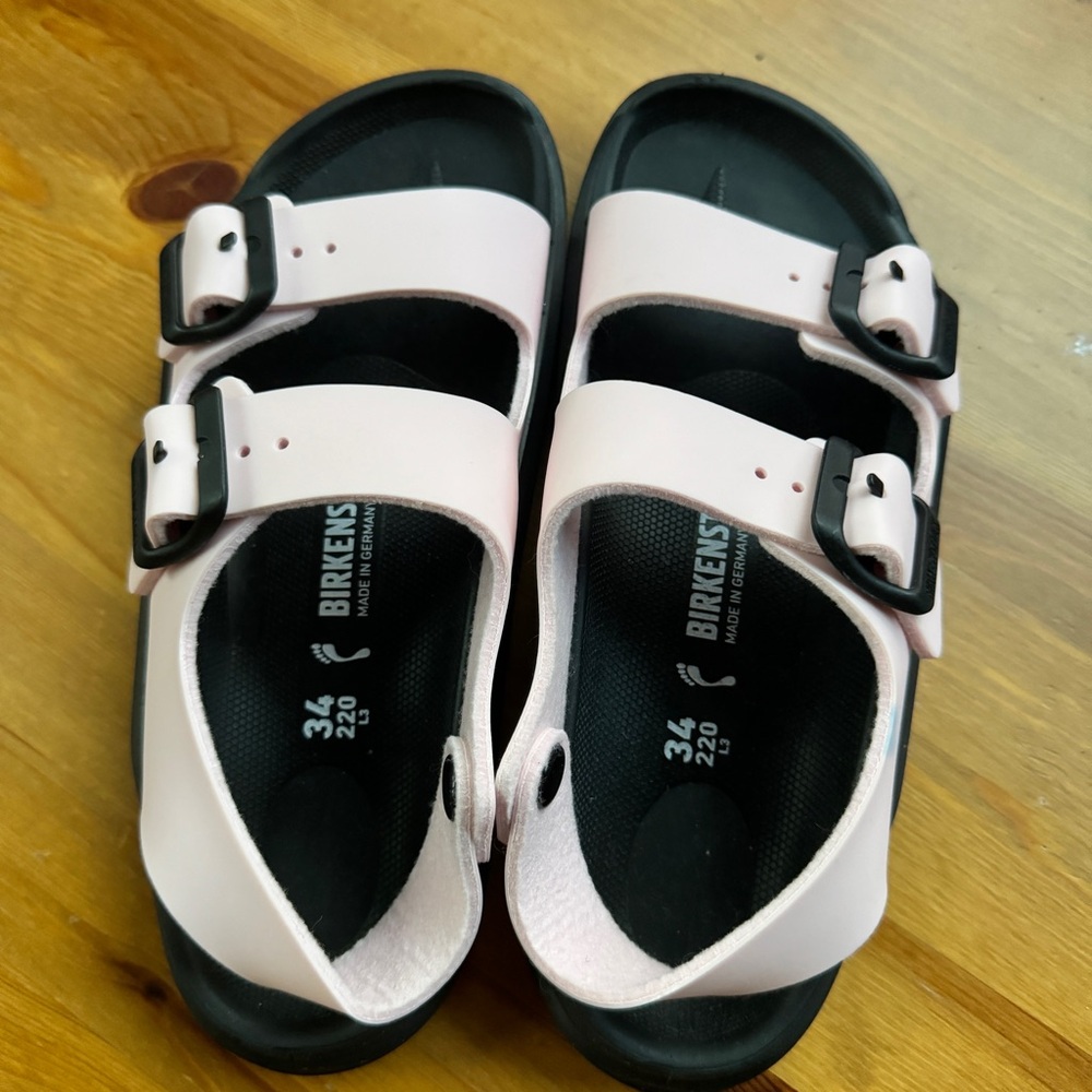 Birkenstock Kids Sandals in Pink and Black